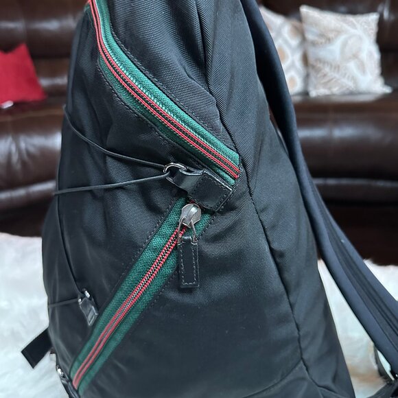 ❌SOLD❌ Authentic Gucci Sherry Line Web Nylon Backpack - Picture 4 of 15